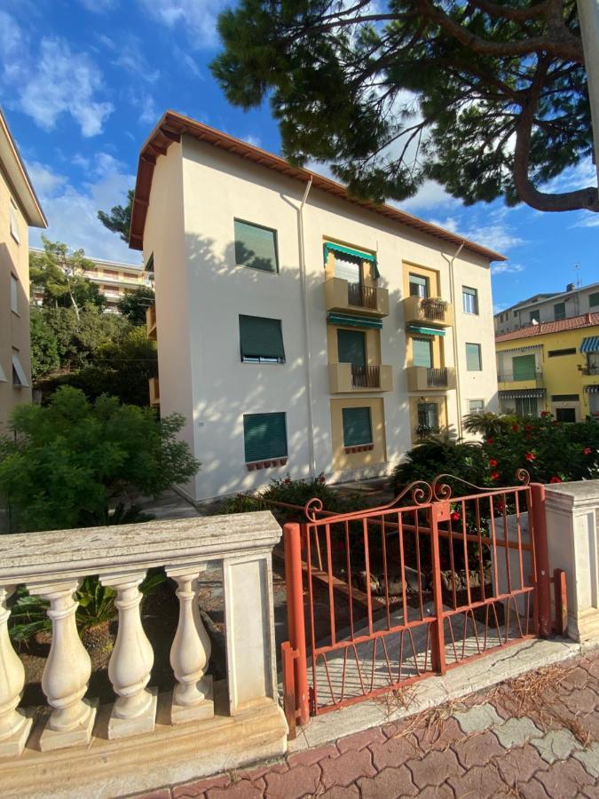 Casa Di Vavi Apartment Ospedaletti Luaran gambar