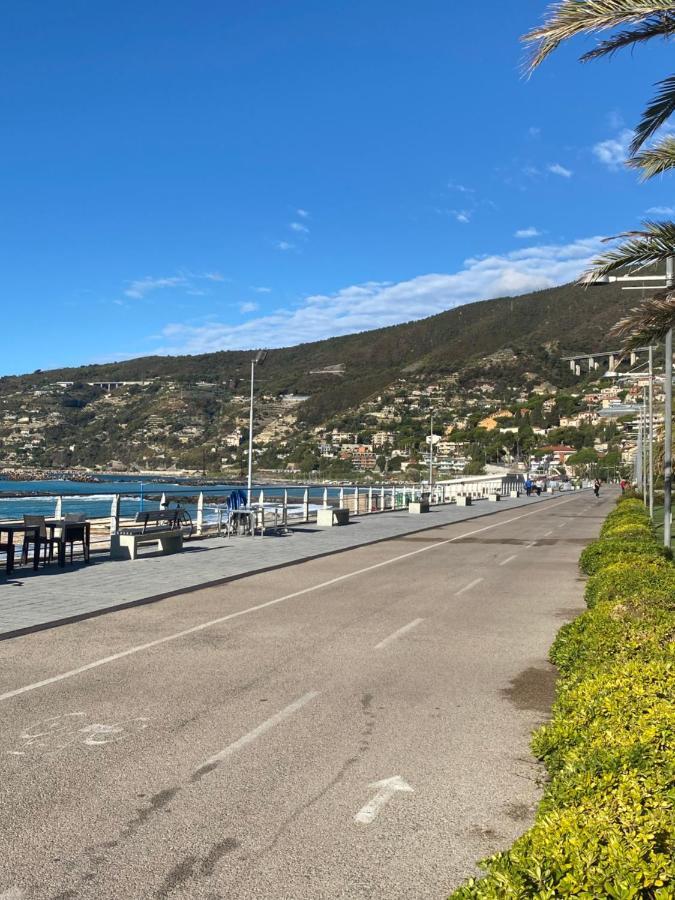 Casa Di Vavi Apartment Ospedaletti Luaran gambar